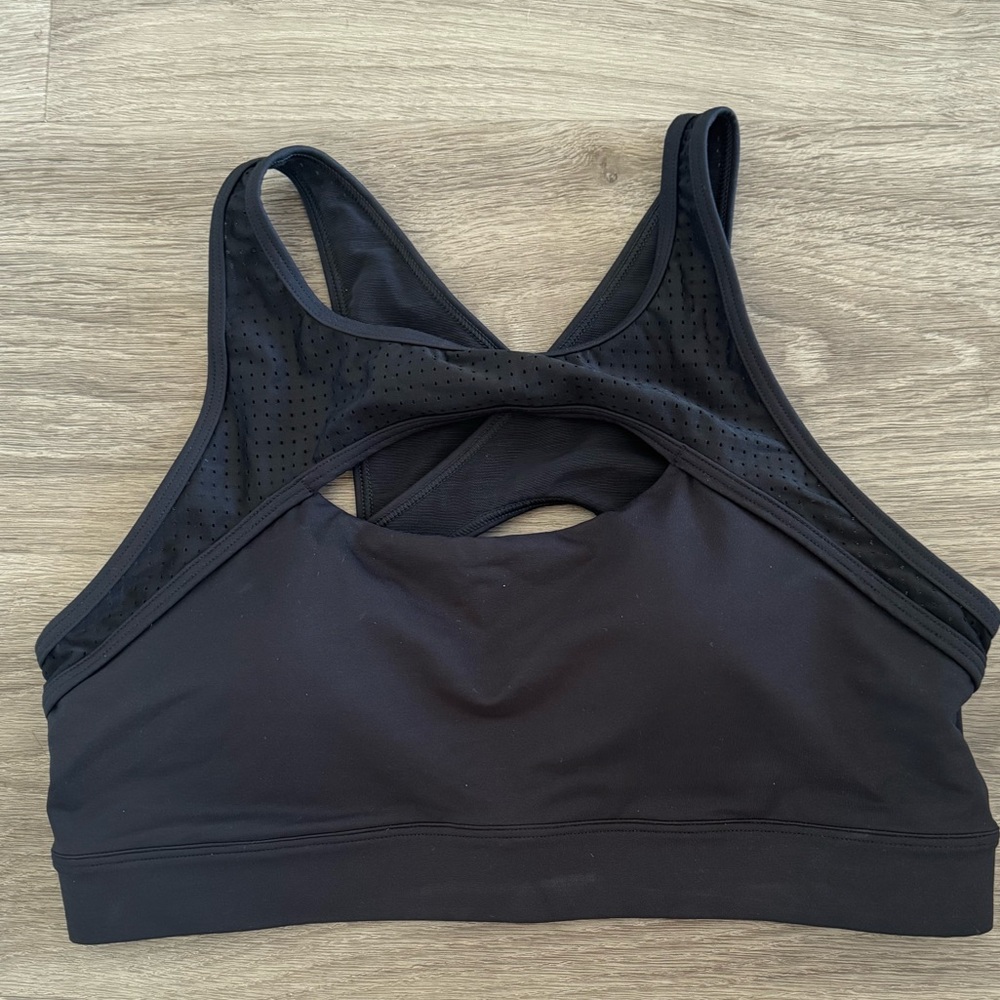 Like new fabletics high impact front cross sports bra